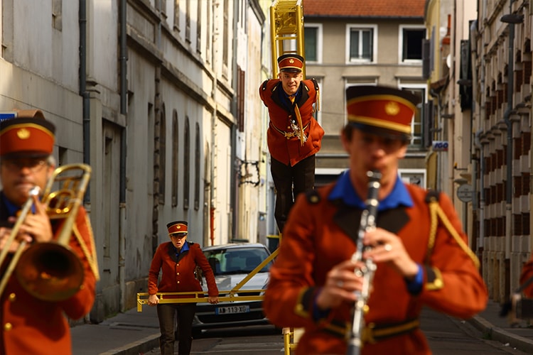 Orchestre de rue lors du festival Chalon dans la rue 2014